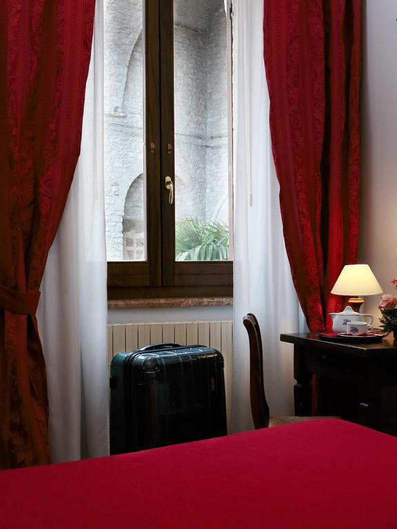 Hotel Windsor Savoia Assisi Buitenkant foto