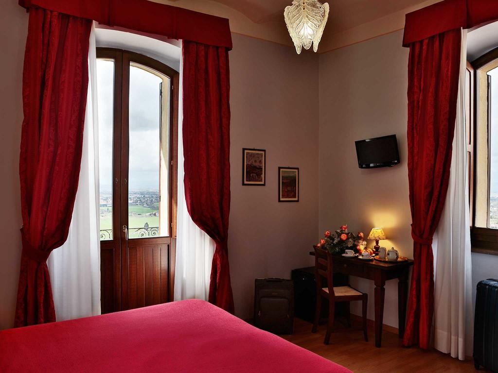 Hotel Windsor Savoia Assisi Buitenkant foto