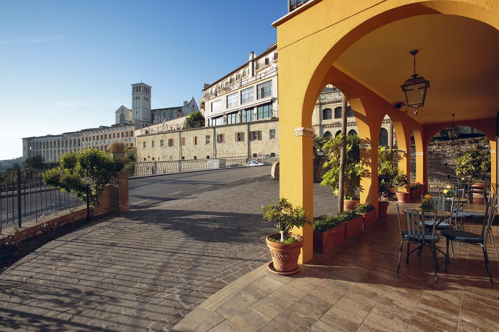 Hotel Windsor Savoia Assisi Buitenkant foto