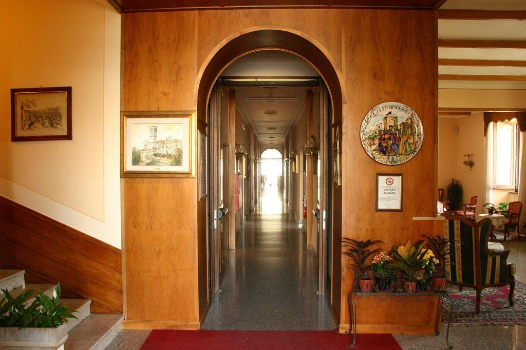 Hotel Windsor Savoia Assisi Buitenkant foto