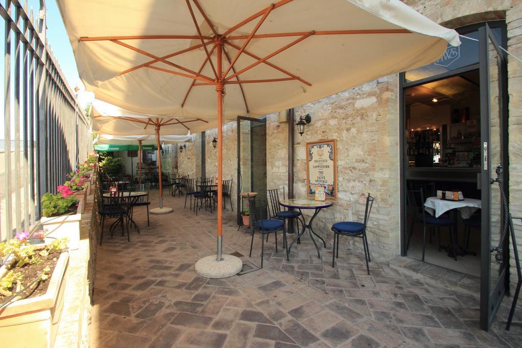 Hotel Windsor Savoia Assisi Buitenkant foto